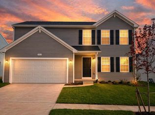 2832 Sycamore River Dr, Fowlerville, MI 48836