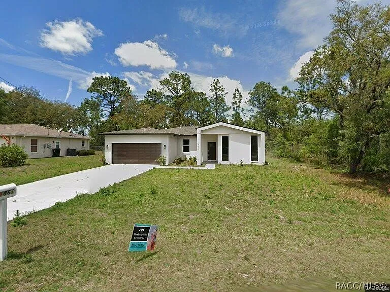 1861 W Hampshire Blvd — Photo 2