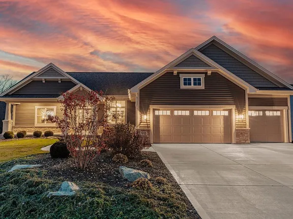 911 Kohlwey DRIVE, Grafton, WI 53024