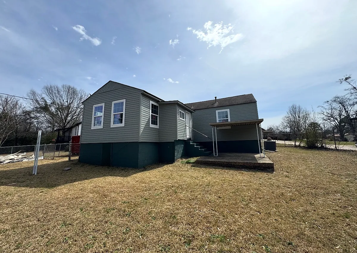 Building Photo - 111 Circlewood