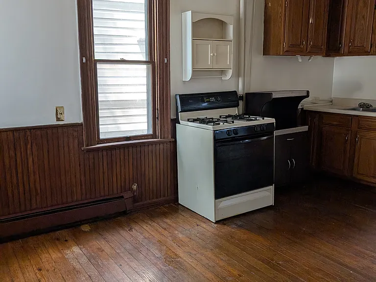 12 Ridge Ave #1 — Photo 2