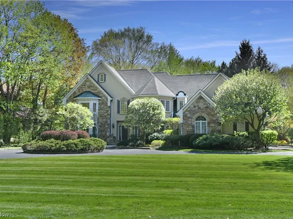 16120 S Park Blvd, Shaker Hts, OH 44120