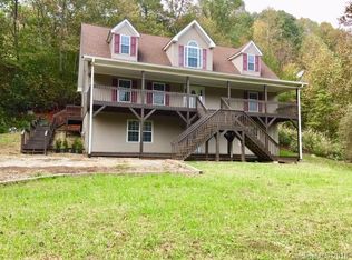 54 Cabbage Patch Rd, Saluda, NC 28773