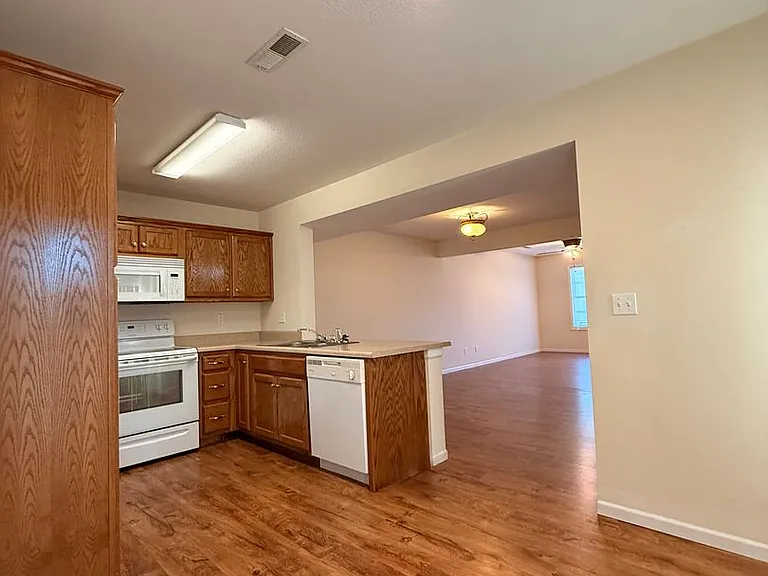 801 Black St — Photo 6