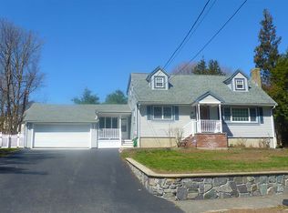66 Ridgewood Dr, Norwood, MA 02062