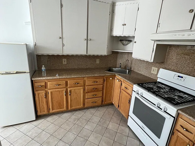 1356 S Van Ness Ave #203 — Photo 6