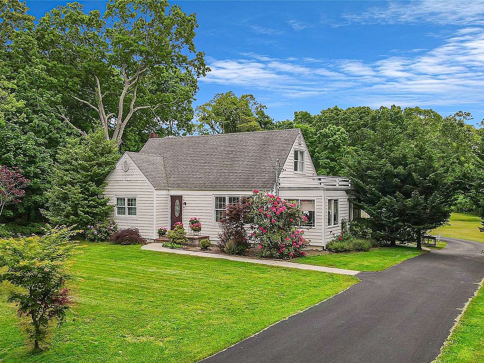 1st image of 5 Yaphank Ave