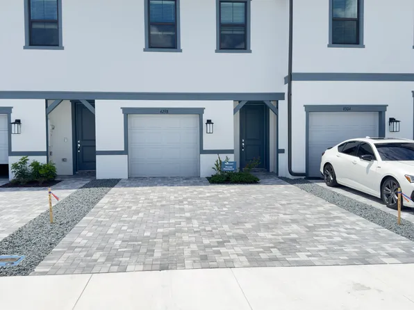 4298 Efendi Dr, Lantana, FL 33462