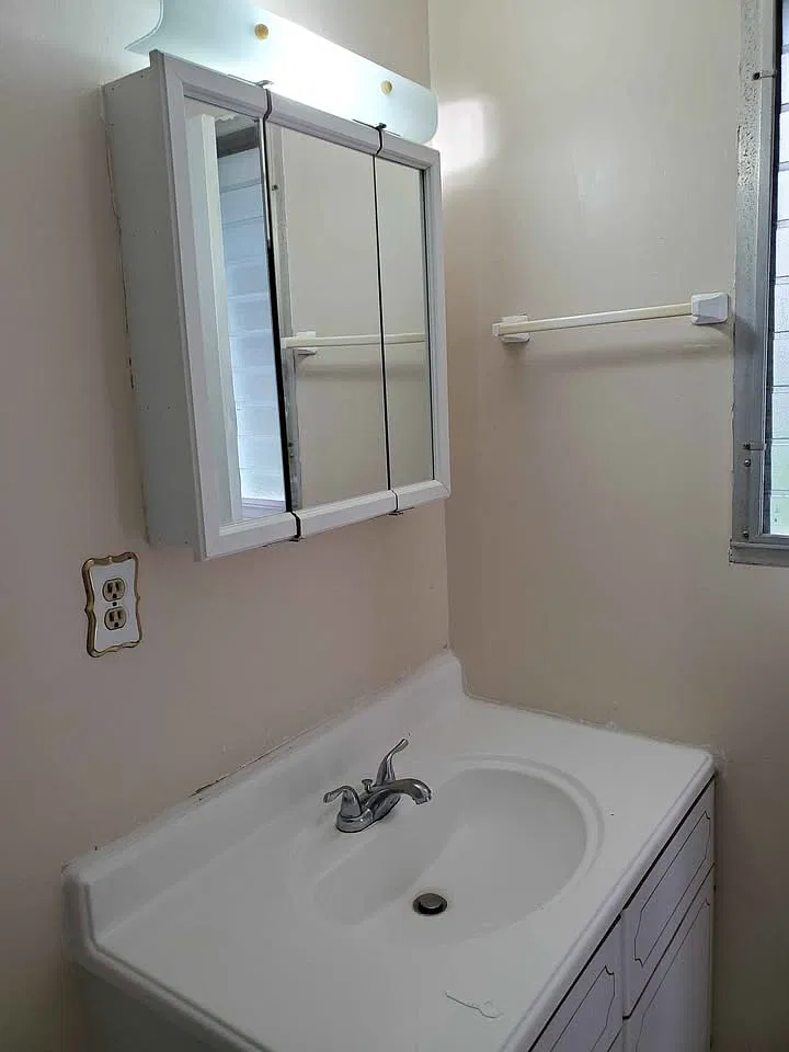 2115 Cordova Cir W — Photo 3