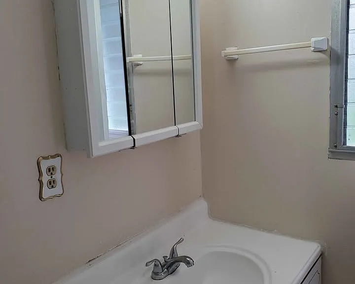2115 Cordova Cir W #D — Photo 3