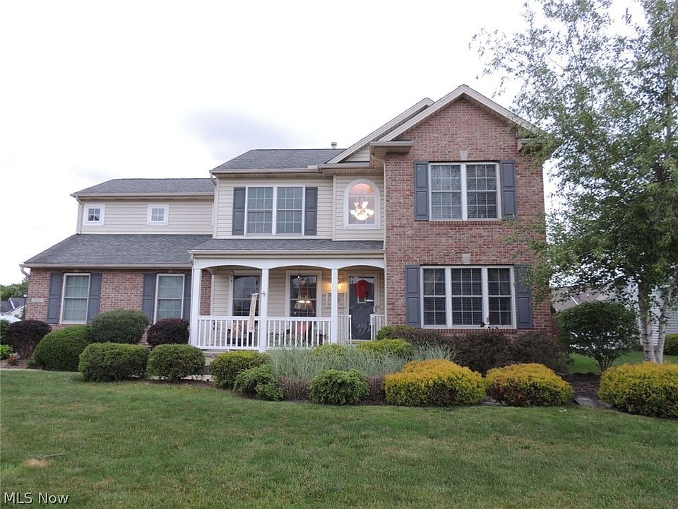 1st image of 221 Pinehurst Ave