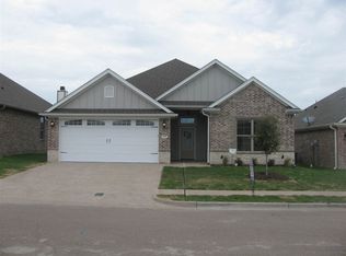 129 Lost Maples Ct, Hewitt, TX 76643