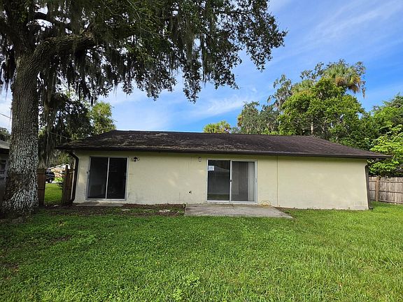 2nd image of 1865 Orange Tree Dr