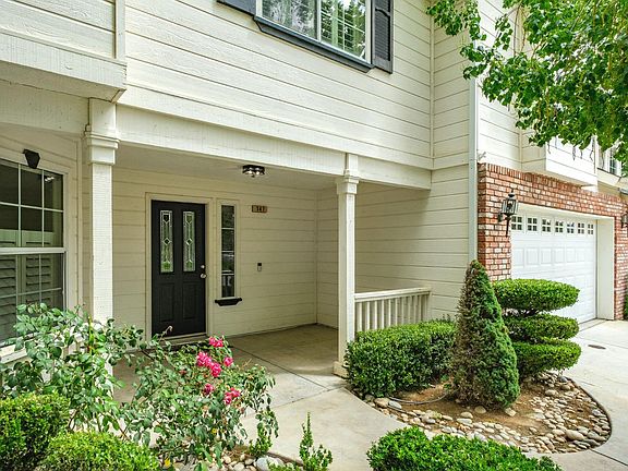 4th image of 147 Everglade Ave
