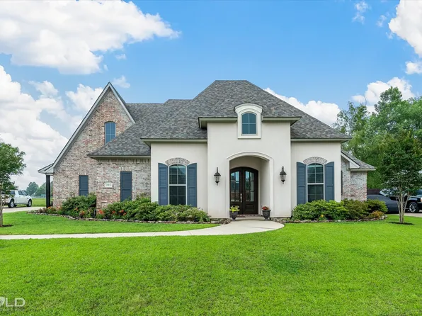 221 Cherry Blossom Ln, Benton, LA 71006