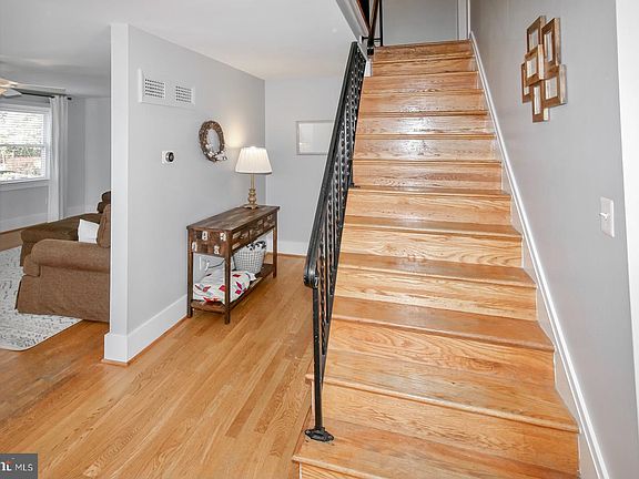 2nd image of 10232 Continental Ln