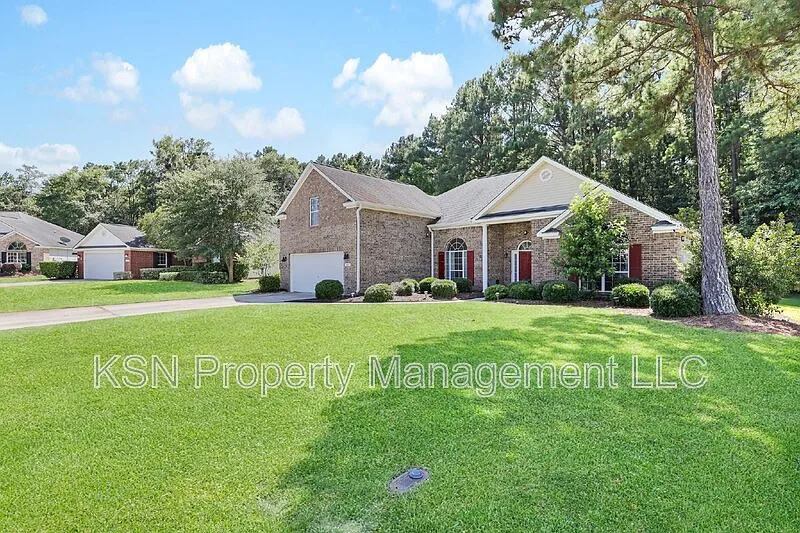 4 bed, 3.0 bath, 2436 sqft, $2,600 — Photo 3
