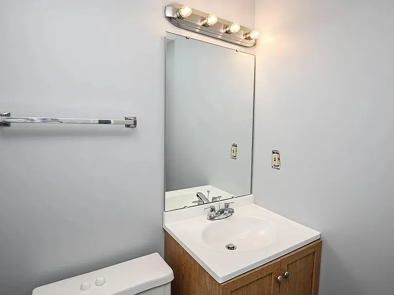 306 Glenwood Ave — Photo 2