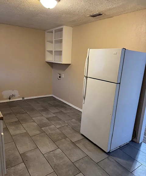 850 Elwood St — Photo 5