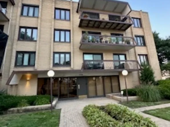 7710 Dempster St Unit 304, Morton Grove, IL 60053