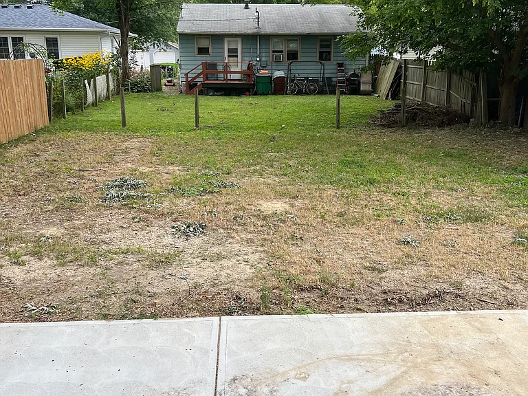 1423 Cummings Blvd — Photo 2