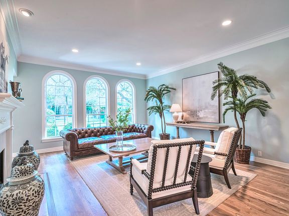 4th image of 3005 Chatelaine Dr