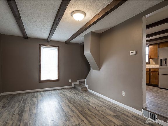 4th image of 106 Prince Albert Blvd