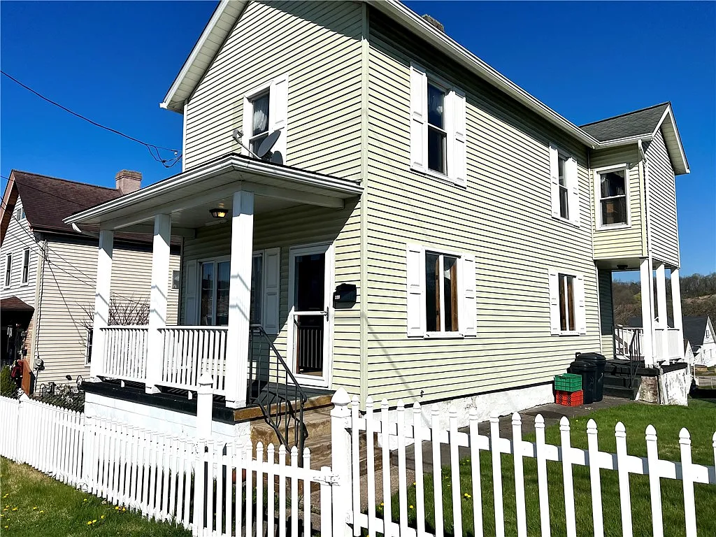 337 Graham St photo 1