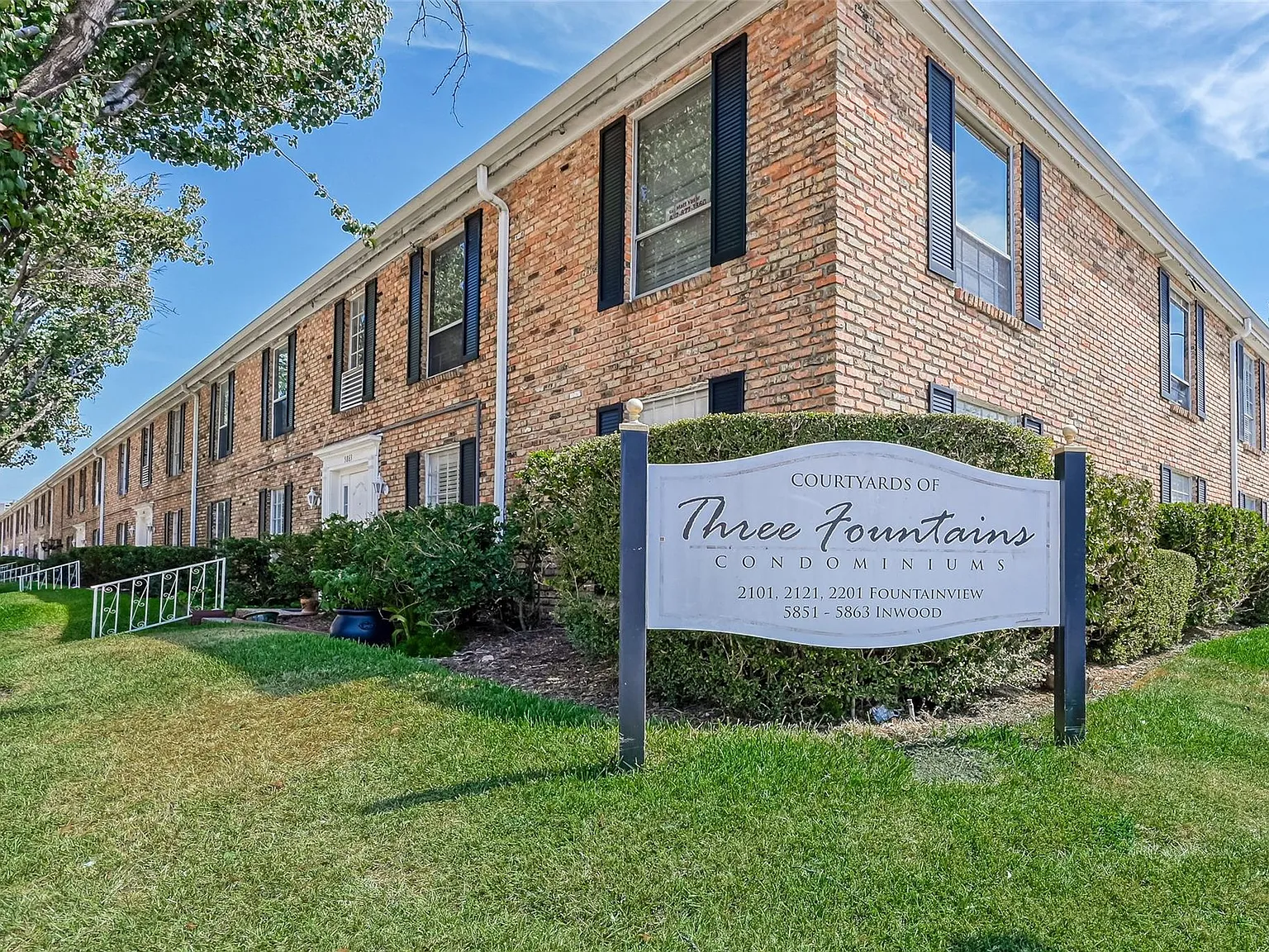 2 bed, 1.0 bath, 870 sqft, $1,450 — Photo 2