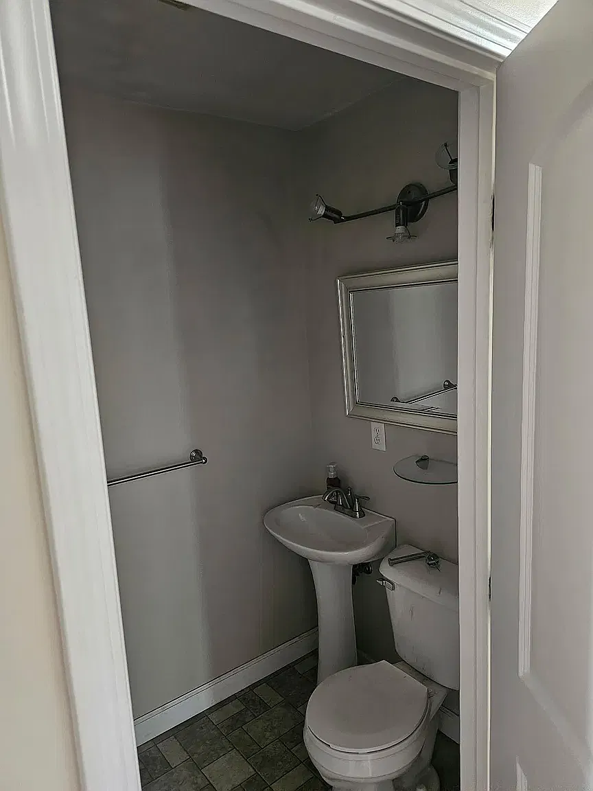 3 bed, 1042 sqft, $1,150 — Photo 4