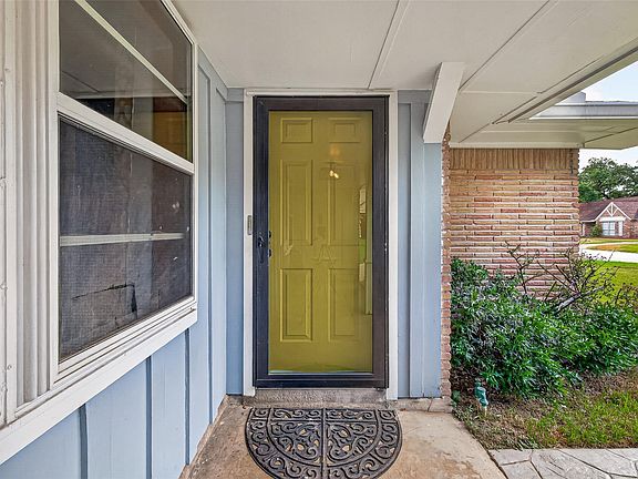 4th image of 10418 Hazelhurst Dr