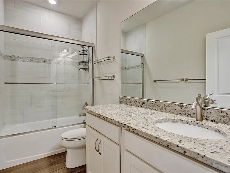 1300 Eucalyptus Dr #3 — Photo 7