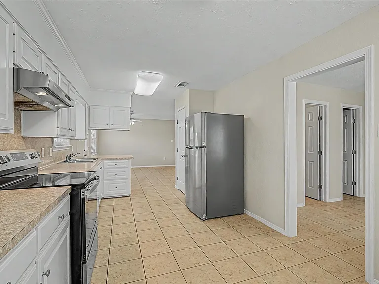 827 Pickney Ave — Photo 15