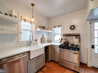 802 Russell Rd, Alexandria, VA 22301