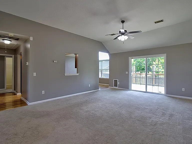 403 Banks St — Photo 4