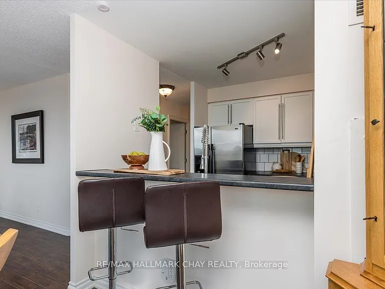 140 Dunlop St E #1202 — Photo 8