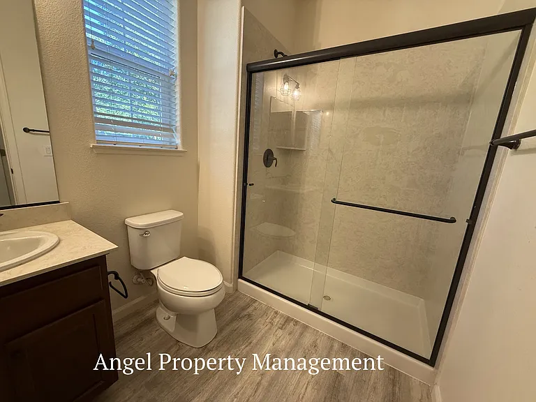 128 Dowd Ct — Photo 16