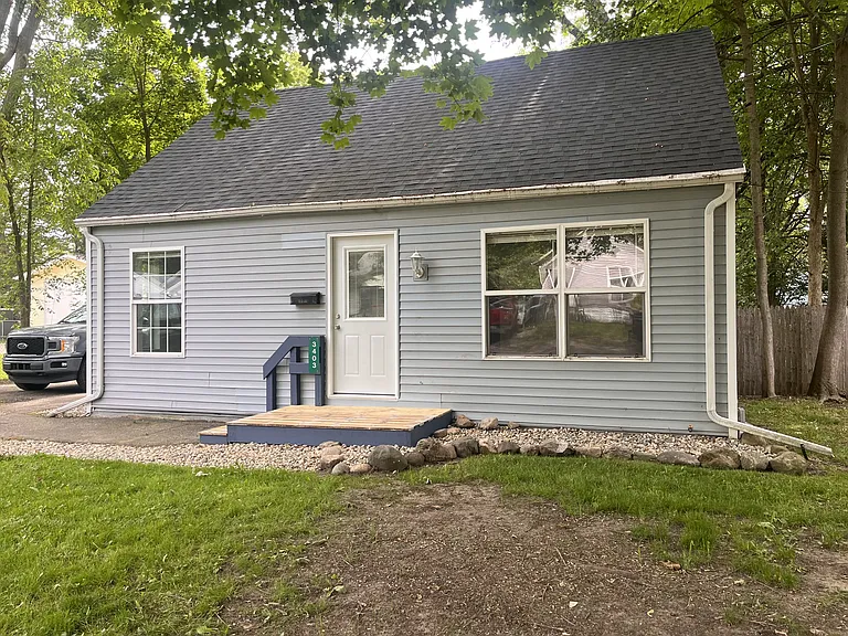 3403 Lowden St — Photo 9