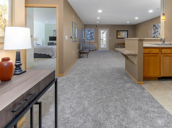 8206 Starr Grass Dr APT 106, Madison, WI 53719