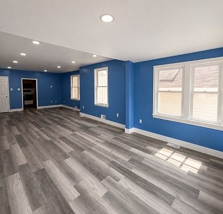 4th image of 332 E Main St