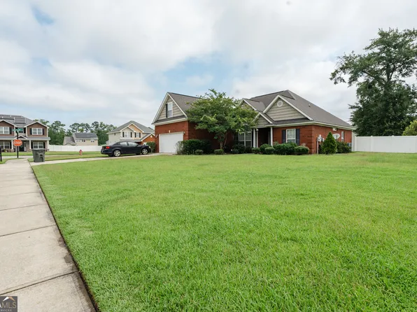 601 Red Oak Ln, Hinesville, GA 31313