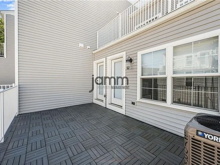 12203 Ashbury Ave — Photo 16