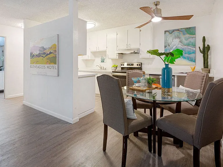 Marine View Apartments — Photo 8