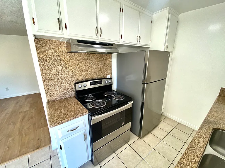 2147 Baxter St #1 — Photo 7