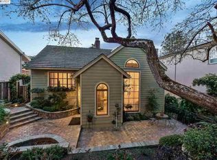 6045 Estates Dr, Oakland, CA 94611