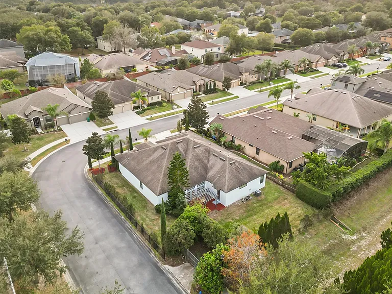 224 Volterra Way — Photo 32