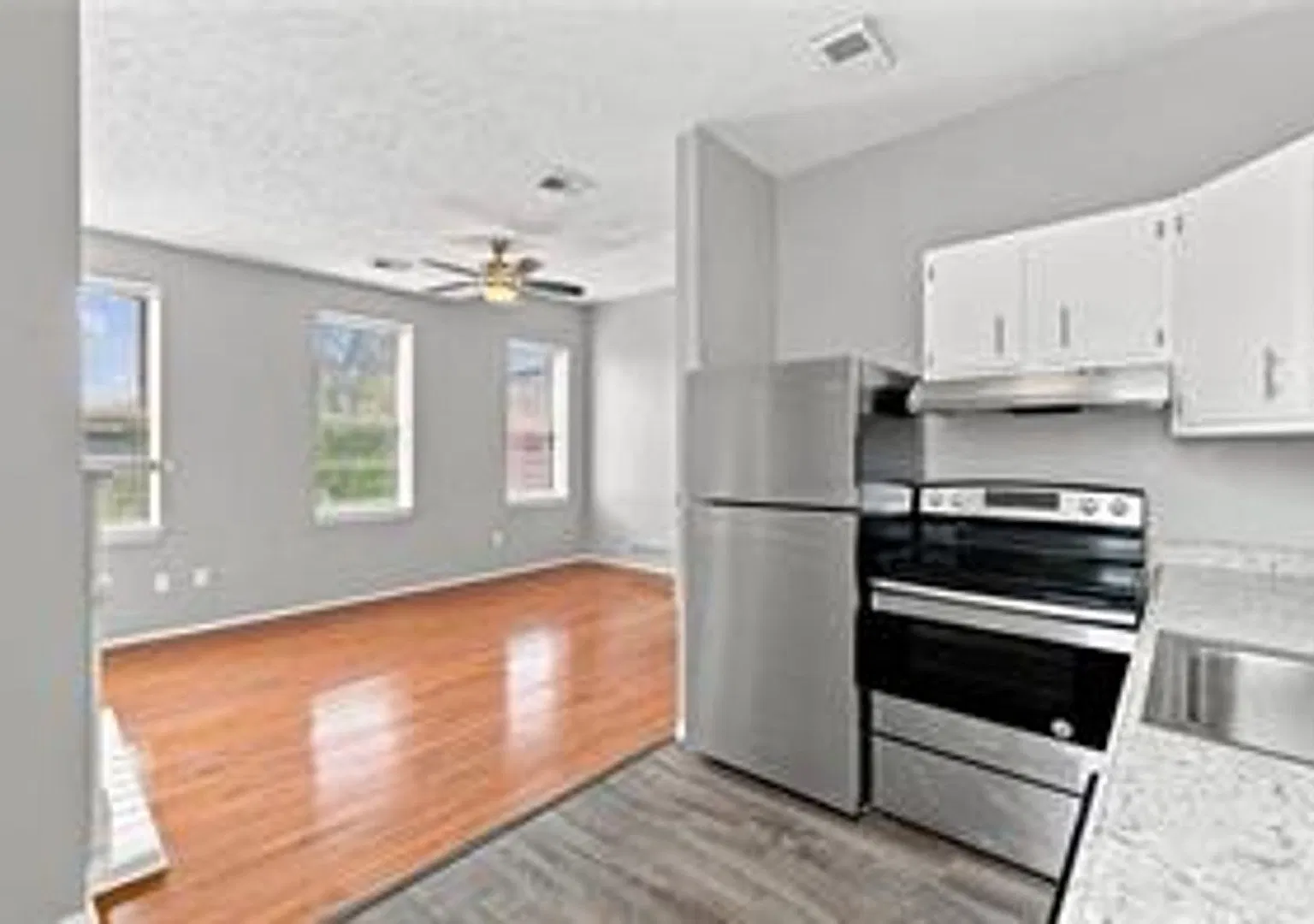614 Jacksonia Street — Photo 4