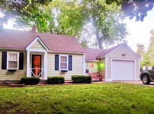 102 SW 1st St, Lees Summit, MO 64063