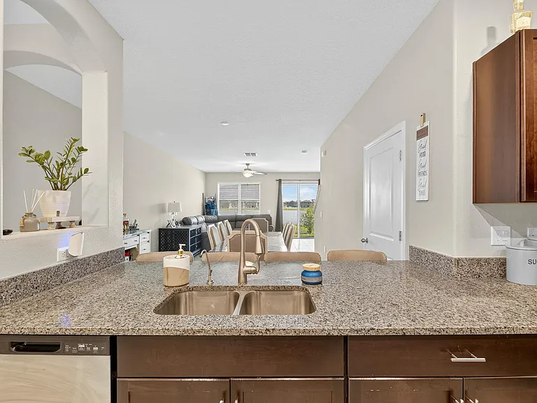 824 Royal Empress Dr — Photo 13