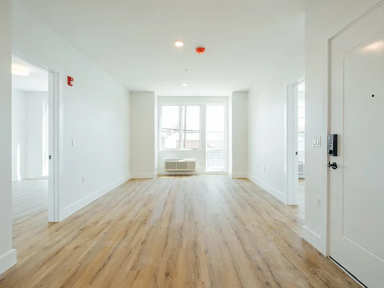 67 Dr Martin L King Blvd #103 — Photo 15